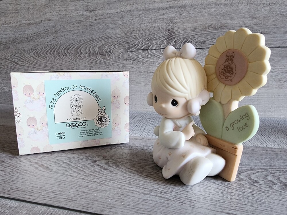 Precious Moments "A Growing Love" Figurine w/Box ~ E0008 ~ 1987